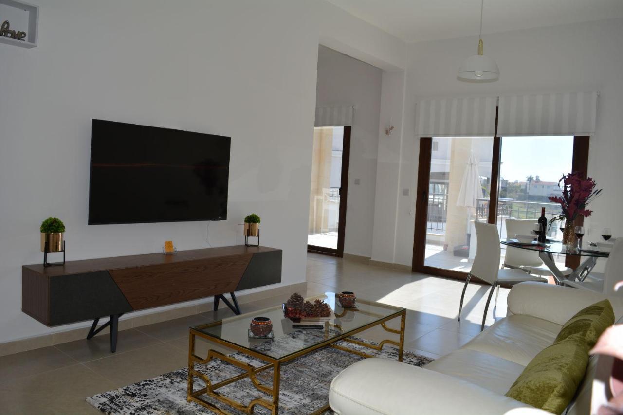 Eleona'S Royal Gardens By Yiota - Luxury 2 Bed Apartment In Exclusive Complex เปเยีย ภายนอก รูปภาพ